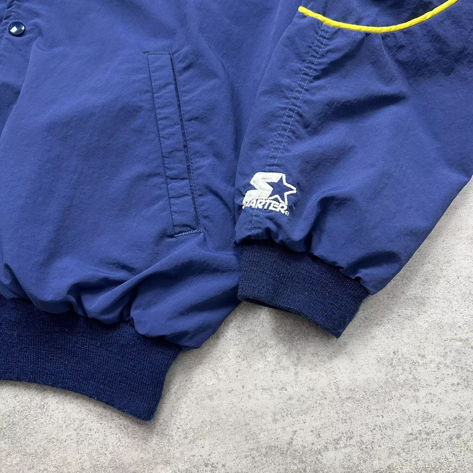 NCAA × Starter × Vintage VTG 90s NCAA NOTRE DAME FIGHTING IRISH SATIN BOMBER JACKET Size US XL / EU 56 / 4 - 3 Thumbnail