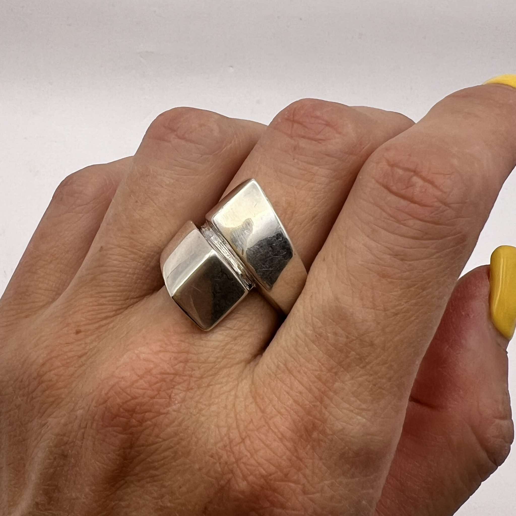 Vintage Geometric Vintage Sterling Silver 925 Ring Signed Size 8 Size ONE SIZE - 1 Thumbnail