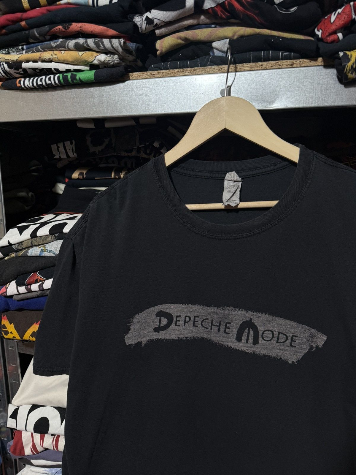 Vintage Vintage DEPECHE MODE 2017 Global Spirit Tour Rock T-Shirt Size US XXL / EU 58 / 5 - 3 Thumbnail