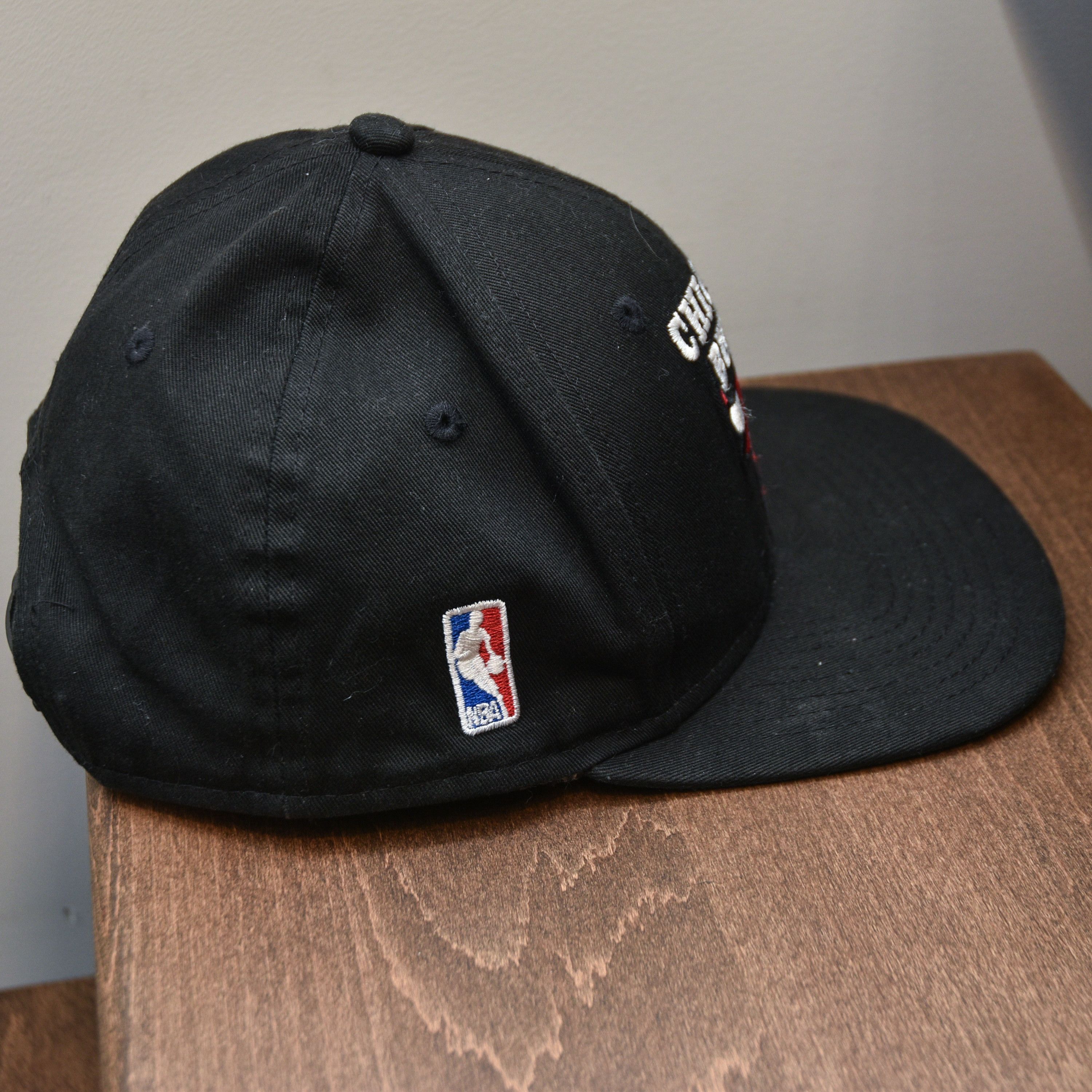 NBA Size 7 1/8 Chicago Bulls New Era fitted hat Size ONE SIZE - 7 Thumbnail