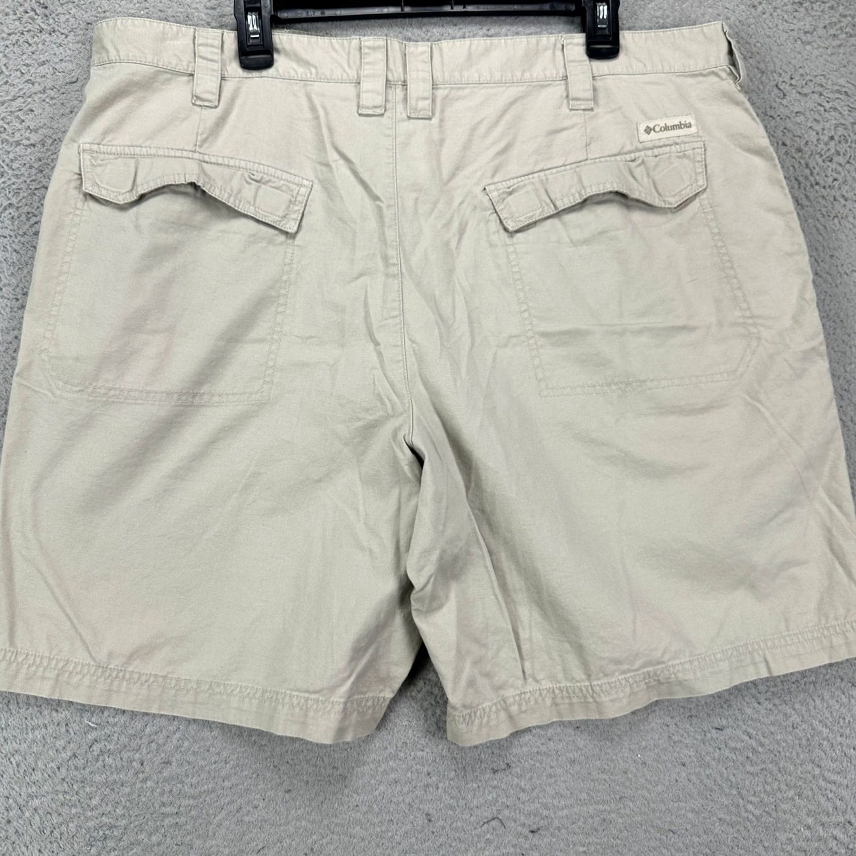 Vintage Columbia Mens Cargo Hiking Shorts 40 Light Grey Flat Front Outdoor Lightweight Casual/Travel Cotton Microfiber Gray Wide Front Pocket Size US 40 / EU 56 - 2 Thumbnail