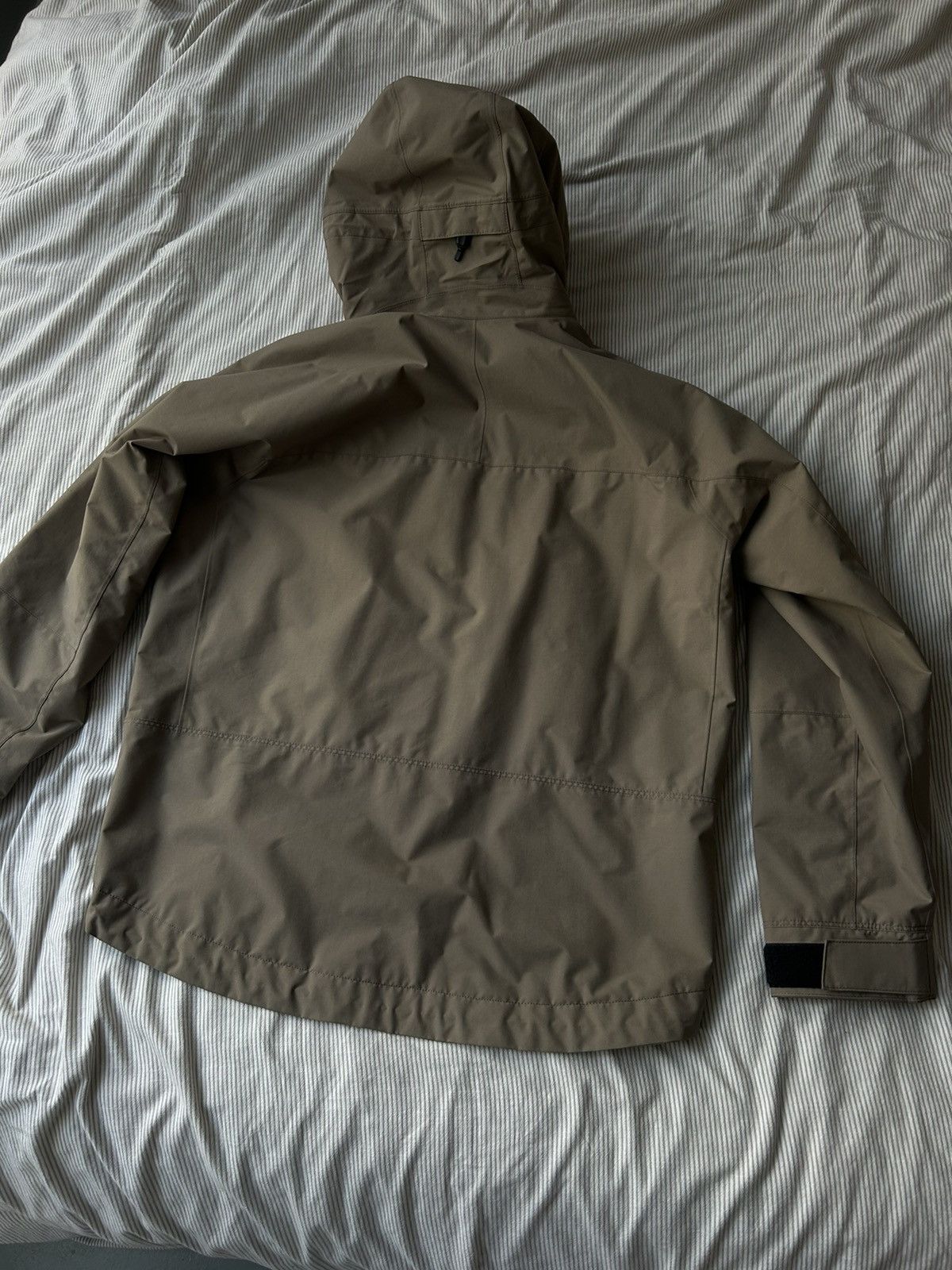 Goldwin (3) Goldwin Taupe Pertex Unlimited 2L Jacket Size US L / EU 52-54 / 3 - 7 Thumbnail