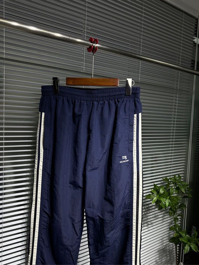 Balenciaga Balenciaga size s Embroidered double-hook nylon pants 2503 Size US 28 / EU 44 - 3 Thumbnail