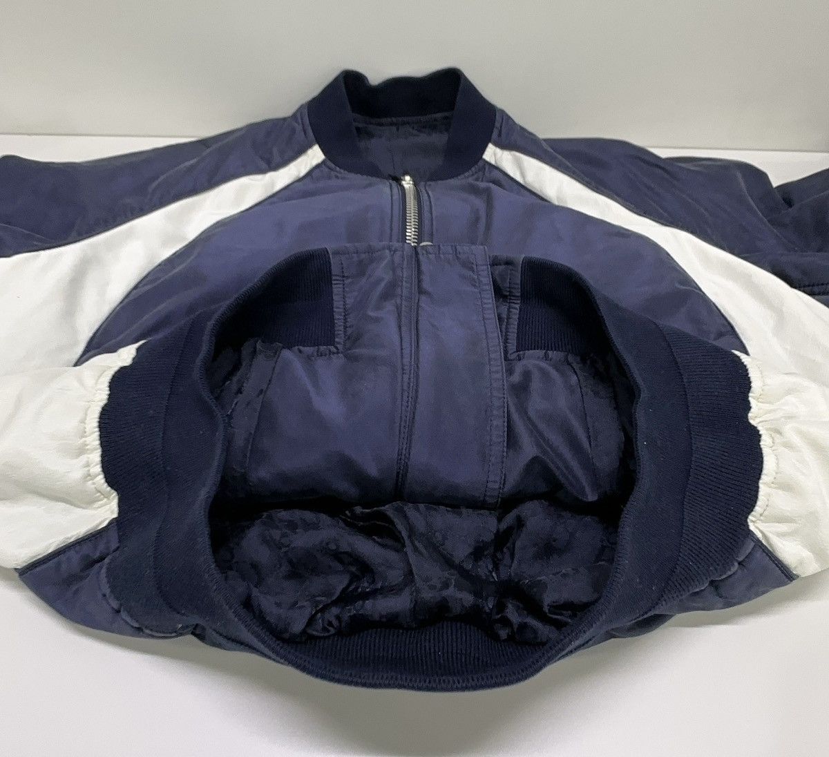Dior × Jordan Brand Dior x Jordan collaboration silk bomber jacket in navy blue Size US XL / EU 56 / 4 - 9 Thumbnail