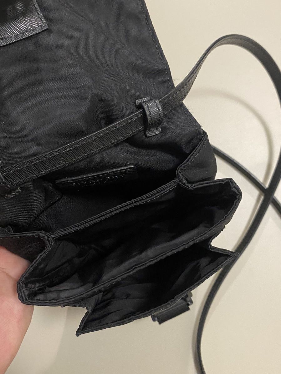Givenchy Givenchy 4G Pouch On Strap With Tags Like New In Black Size ONE SIZE - 8 Thumbnail