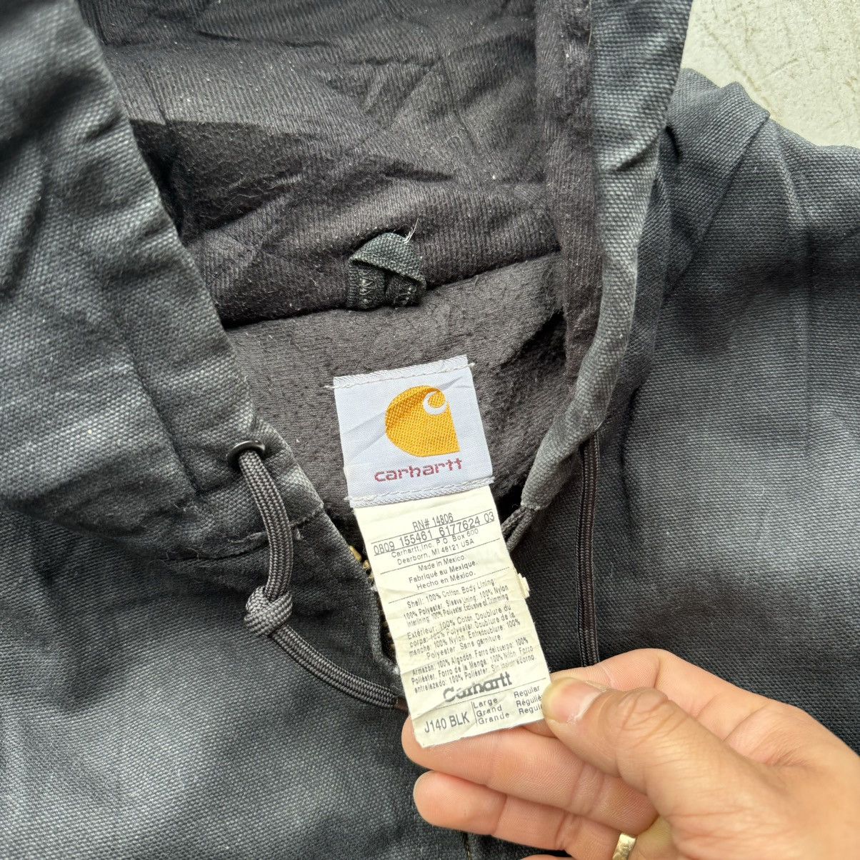 Carhartt × Vintage Vintage Carhartt Black Faded Distressed Jacket Hooded Size US L / EU 52-54 / 3 - 2 Thumbnail
