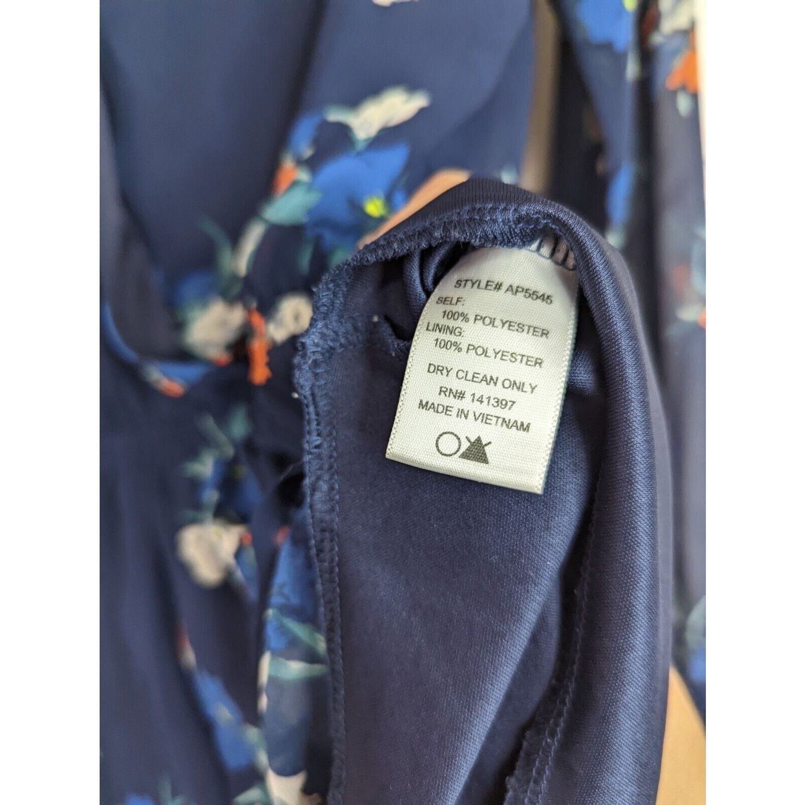 Nordstrom ASTR Romper Women Medium Long Sleeve Blue Floral Jumpsuit Size 32" / US 10 / IT 46 - 9 Thumbnail