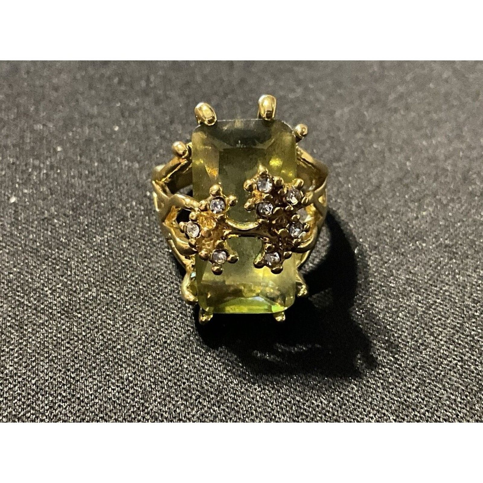 Other Gold Tone Statement Ring Glass & Rhinestone Size 6 Size ONE SIZE - 1 Thumbnail