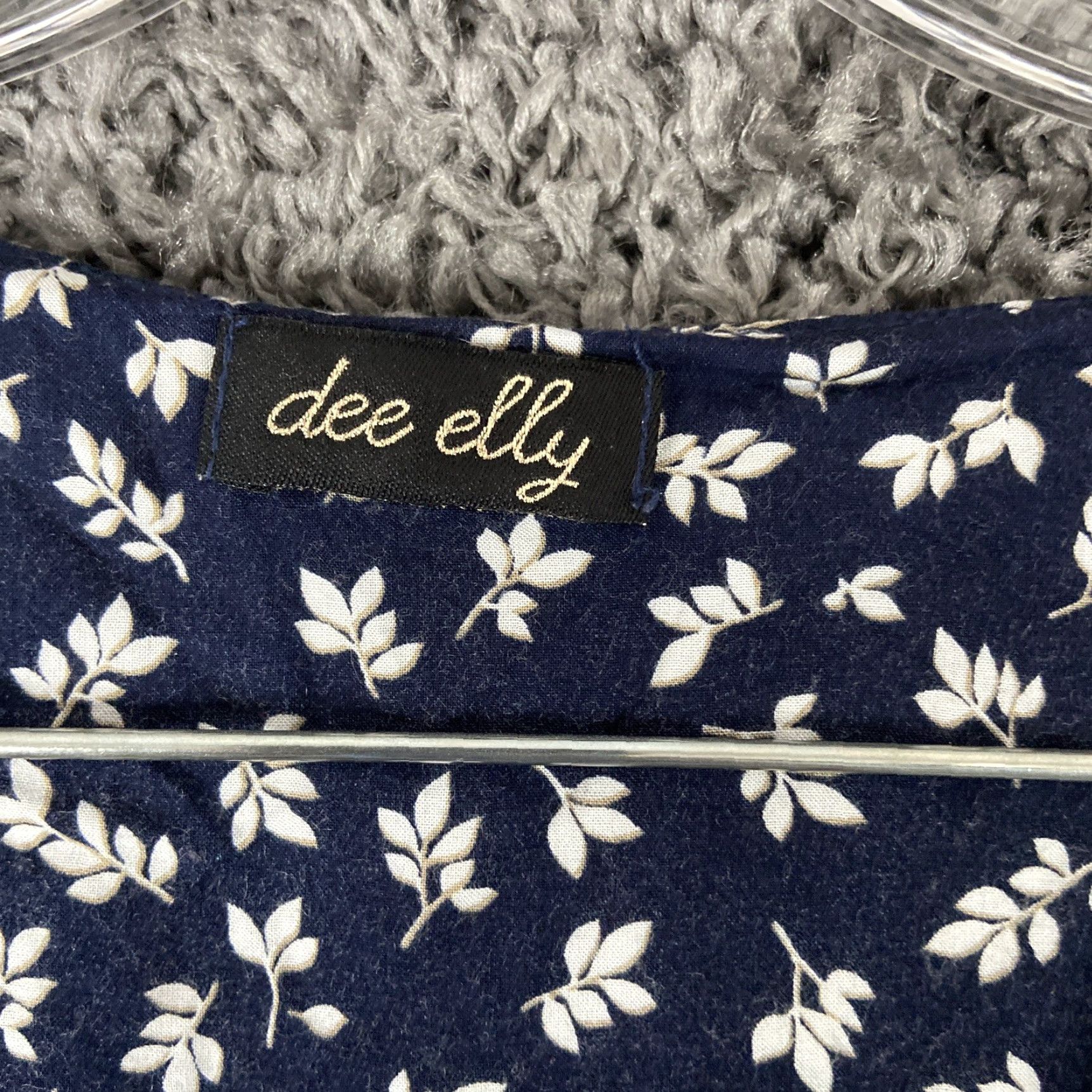 Vintage Dee Elly Floral Blouse Women’s S Blue White Short Sleeves Size S / US 4 / IT 40 - 6 Thumbnail