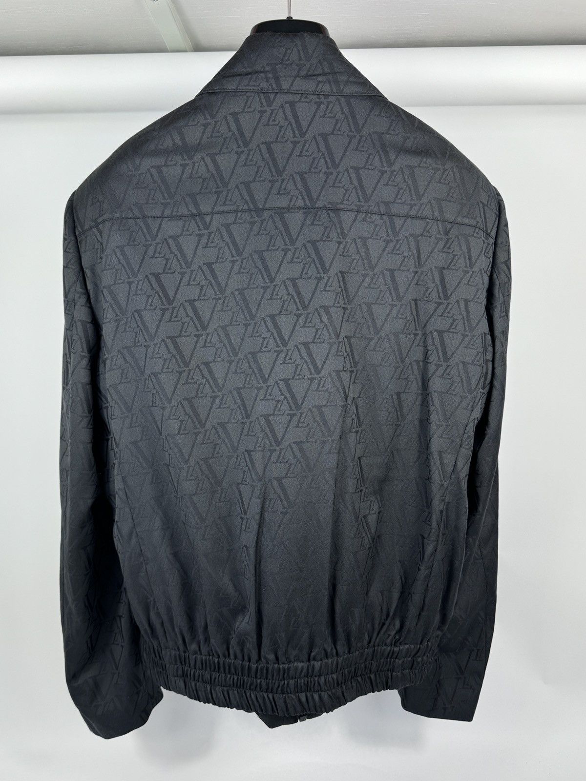Louis Vuitton LOGO PRINT ZIP UP LIGHT JACKET Size US XL / EU 56 / 4 - 2 Thumbnail
