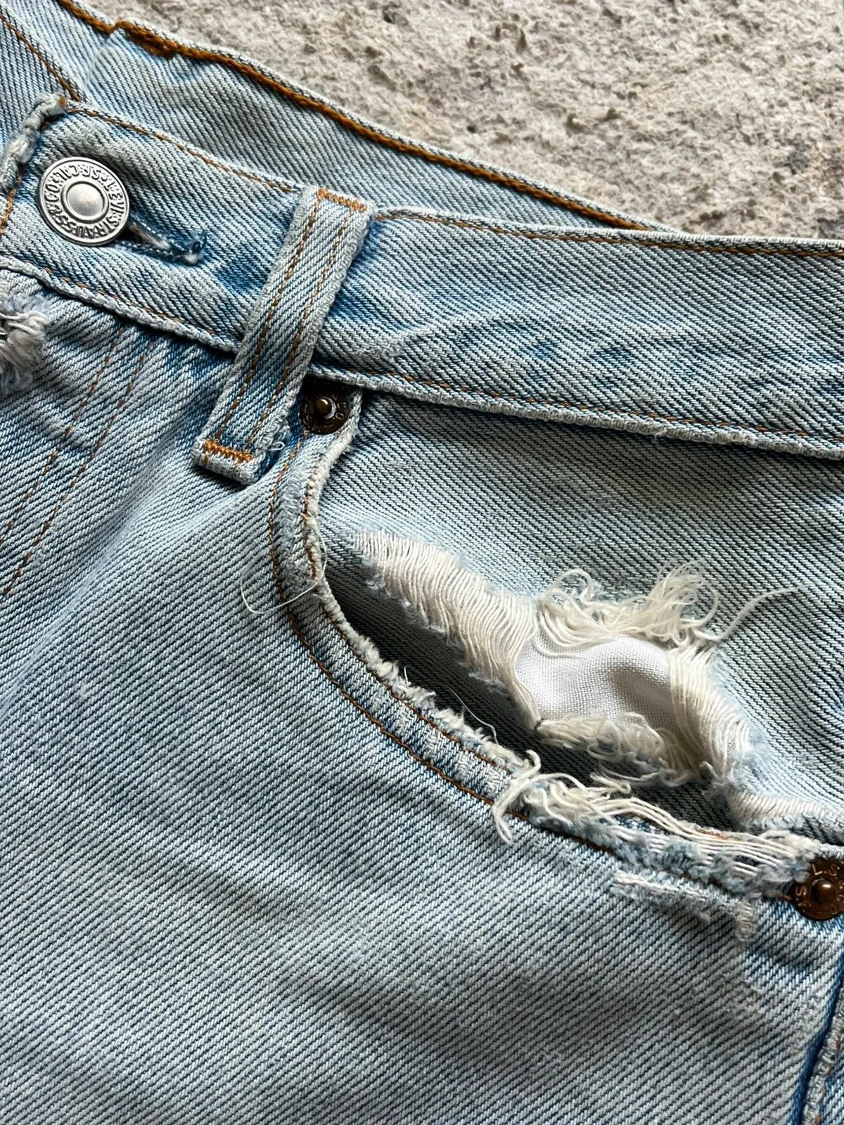 Levi's Levi’s Women Shorts Sz W 28 Made in USA Denim Distressed Size 28" / US 6 / IT 42 - 5 Thumbnail