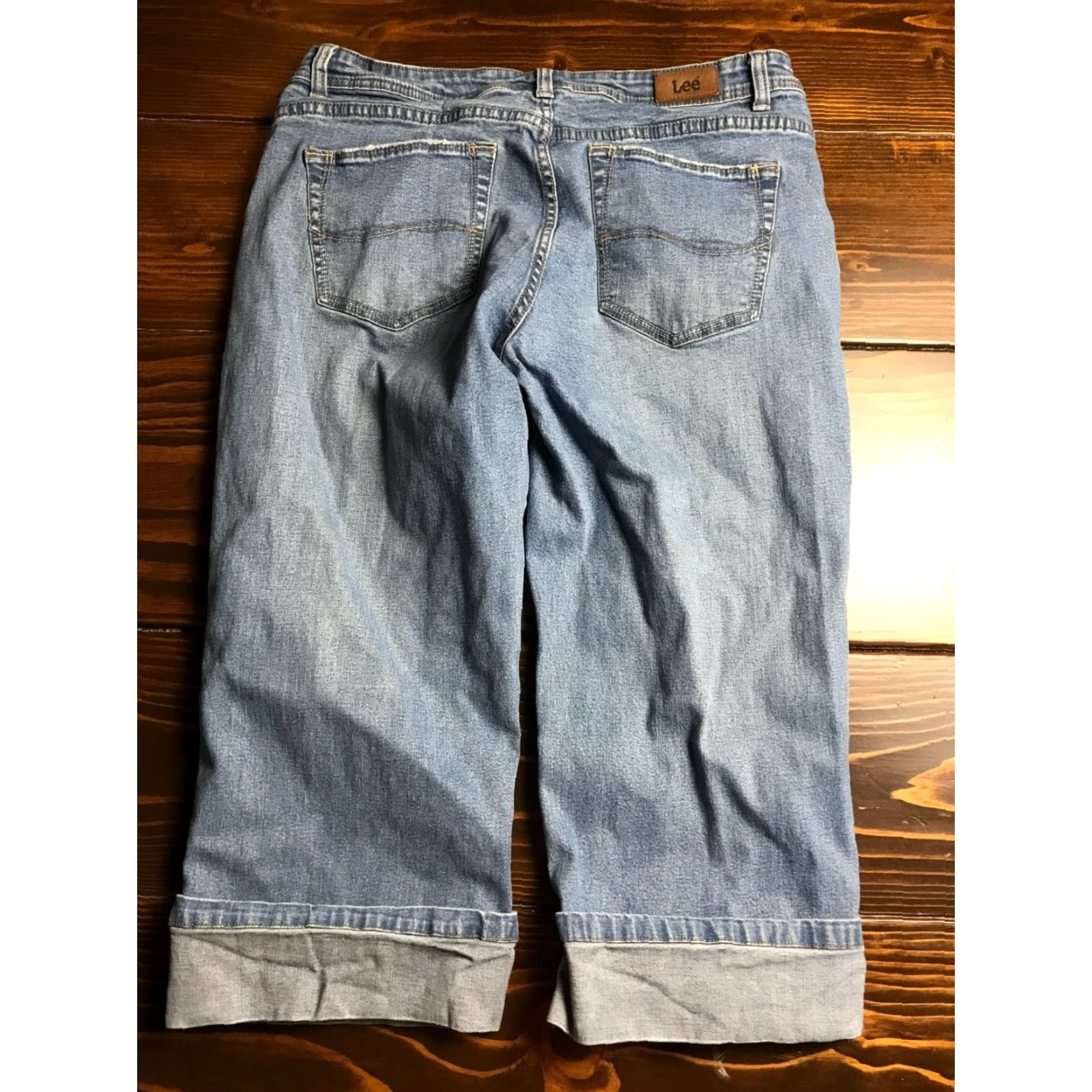 Lee Lee Jeans Women's Capri Jeans 12M Blue Denim Cuffed Pockets Capri Regular 20in Inseam Mid Rise Size 24" / US 00 / IT 34 - 2 Thumbnail