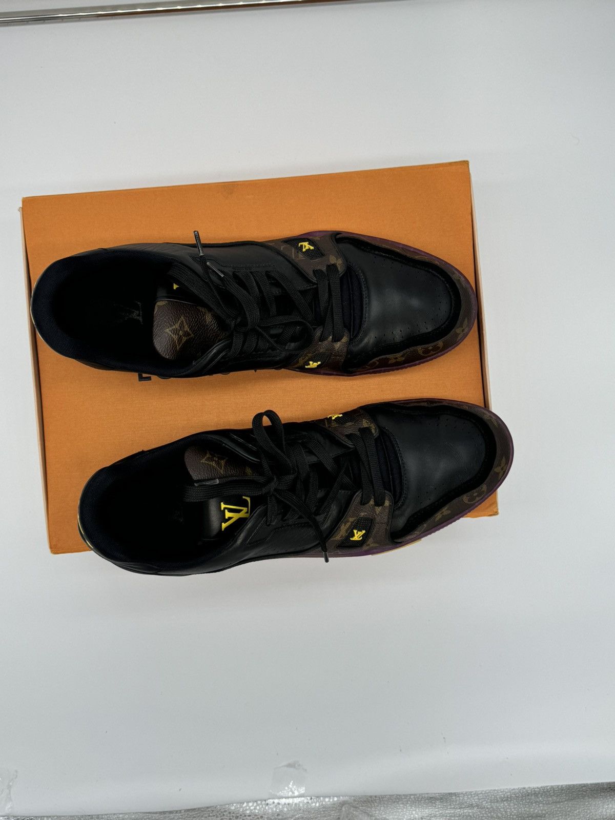 Louis Vuitton LOUIS VUITTON TRAINER MONOGRAM PURPLE Size US 11 / EU 44 - 2 Thumbnail