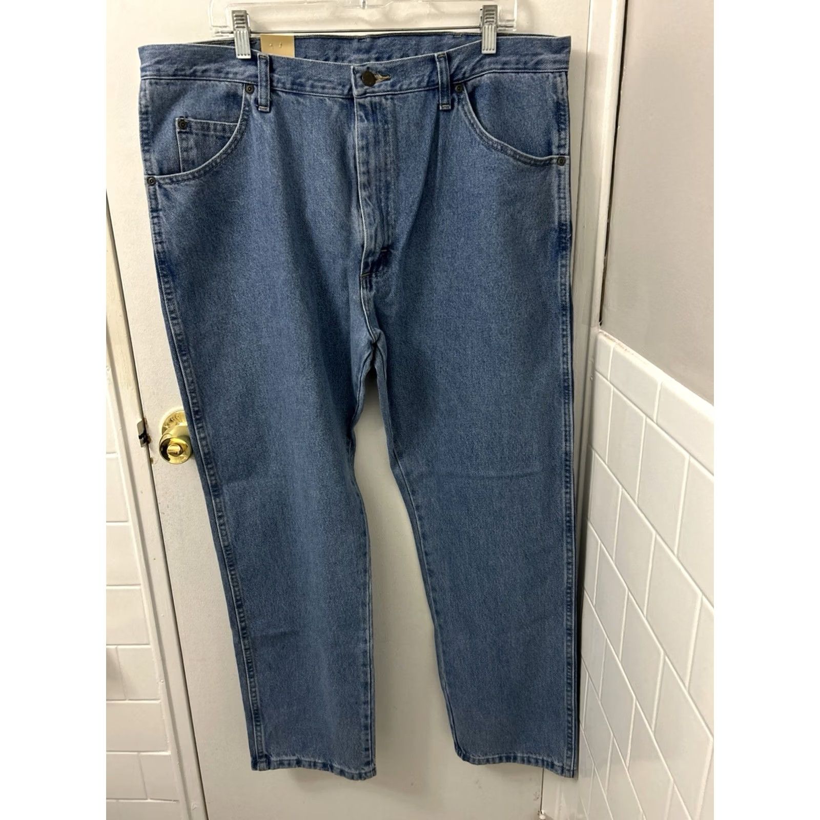 Wrangler VINTAGE Wrangler Jeans Mens 40x30 Light Blue Wash NWT Classic Fit Denim 5-Pocket Zipper Button Men Blue Wrangler Rugged Wear Jeans NWT Size US 40 / EU 56 - 2 Thumbnail