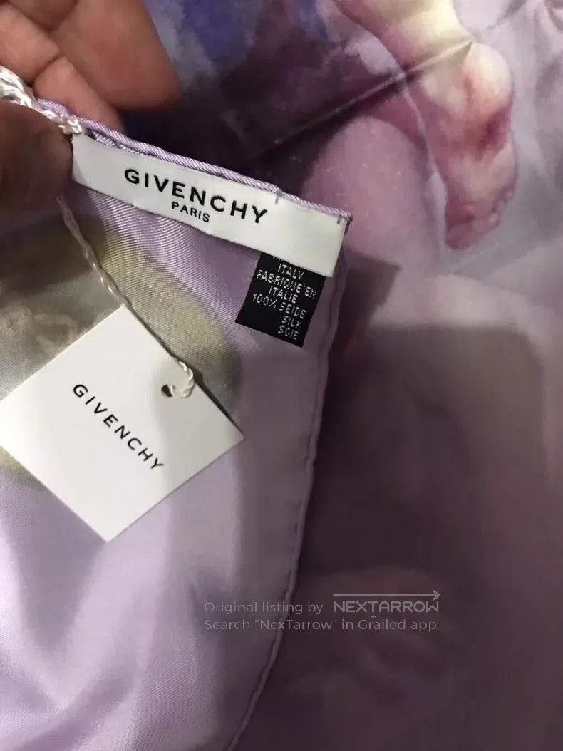 Givenchy Givenchy Silk Scarf with Dog Print . Size ONE SIZE - 8 Thumbnail