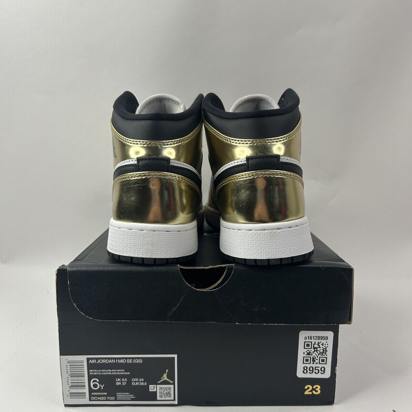 Nike Nike Shoes Air Jordan 1 Retro Mid SE “Metallic Gold” 2024 Size US 7.5 / IT 37.5 - 4 Thumbnail