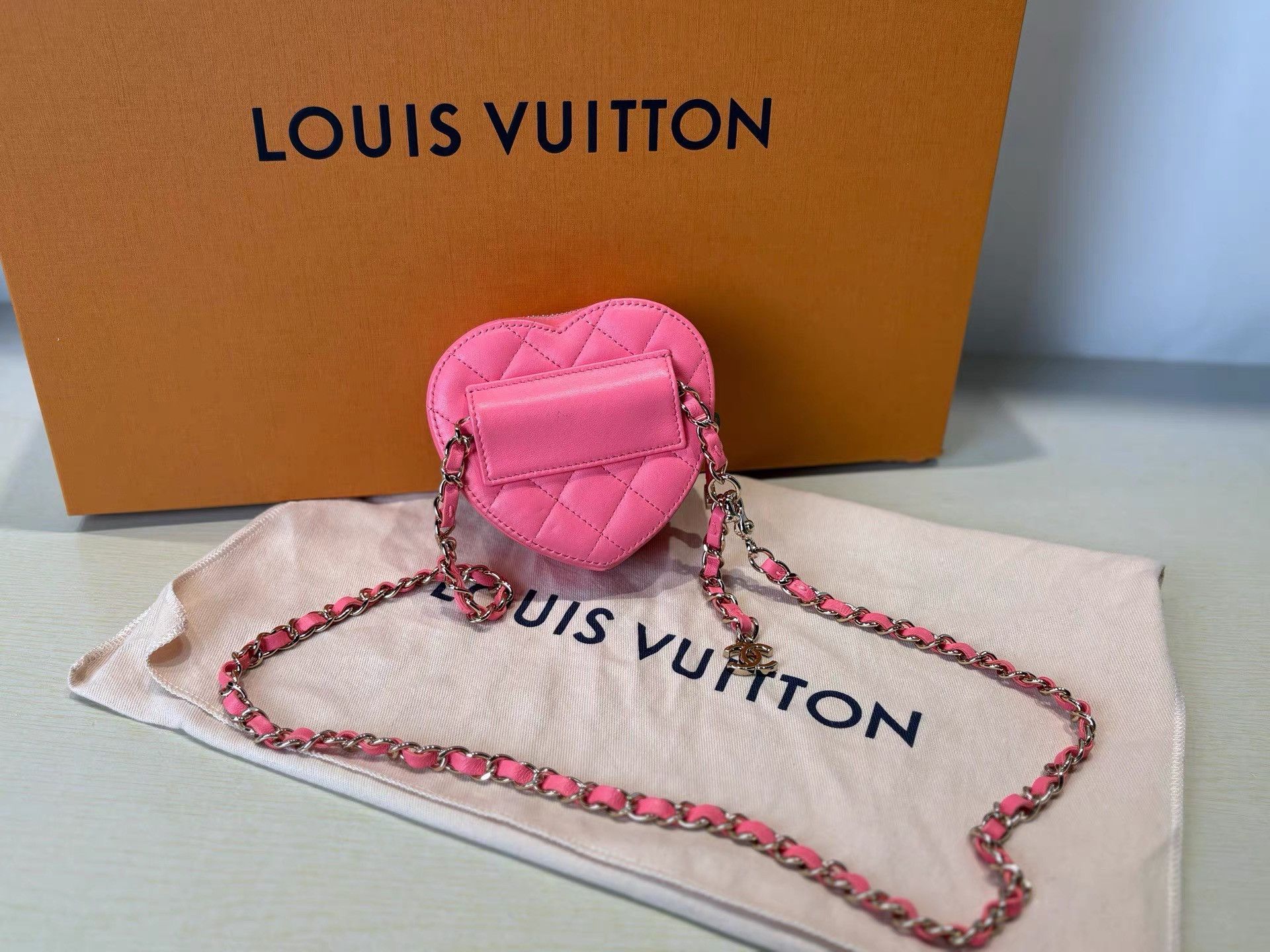 Chanel CHANEL Heart Chain Bag K36 Size ONE SIZE - 2 Thumbnail