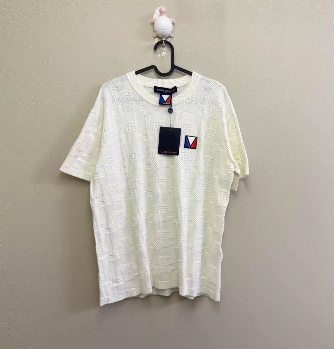Louis Vuitton Louis Vuitton Damier Logo Towel Short Sleeve Size US M / EU 48-50 / 2 - 1 Thumbnail