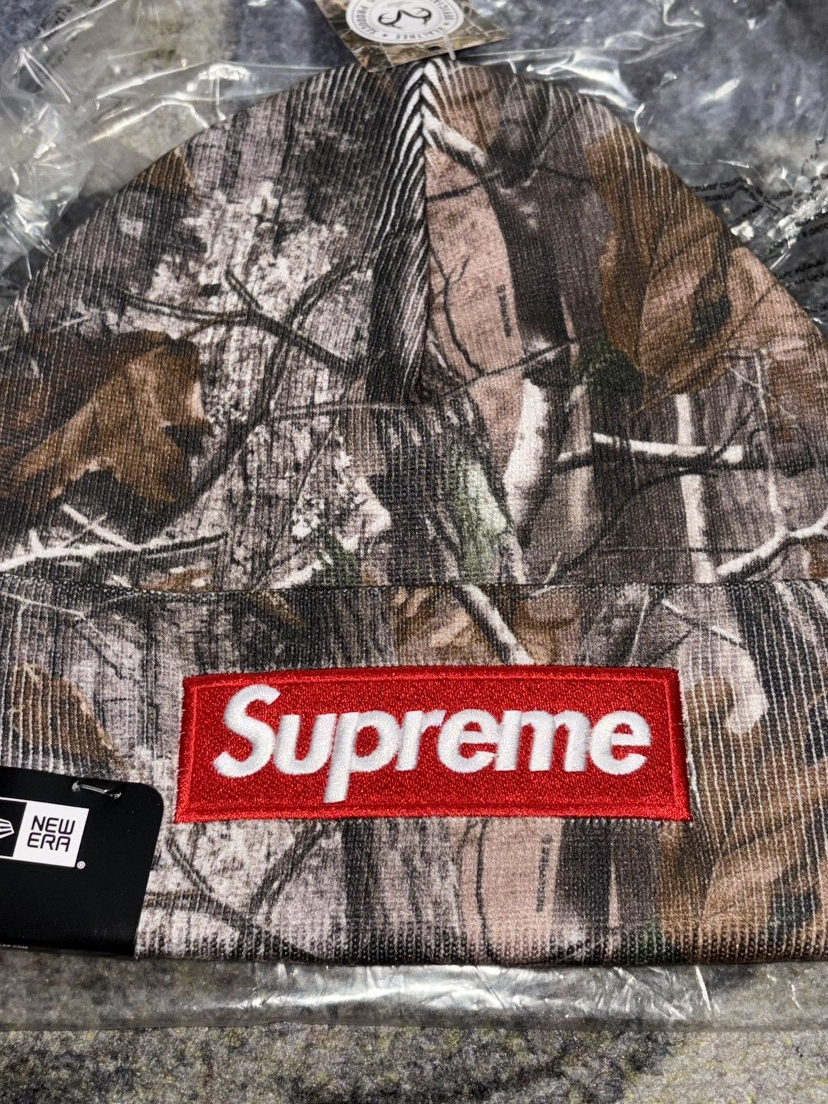 New Era × Supreme Supreme New Era Box Logo Beanie Woodland Camo Size ONE SIZE - 2 Thumbnail