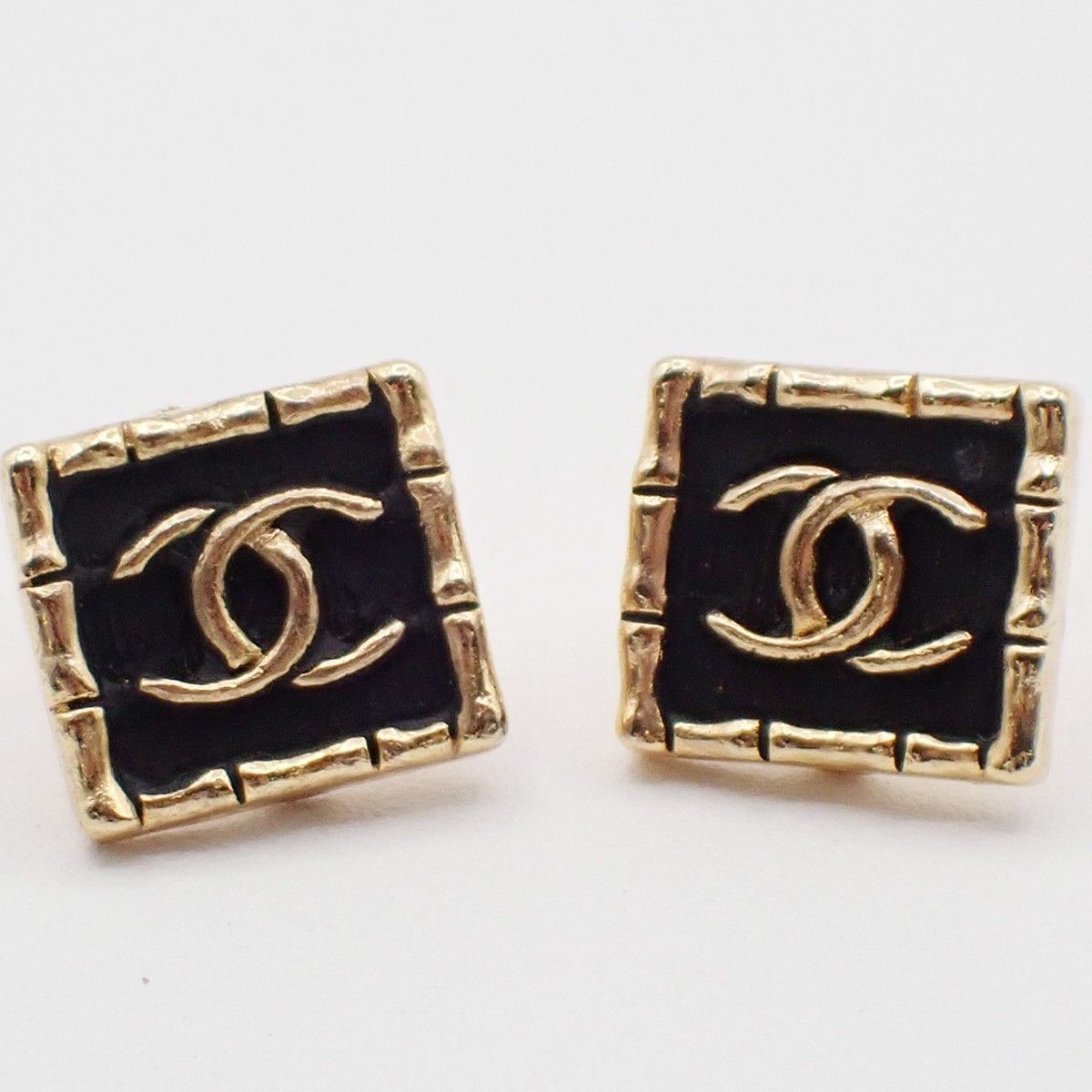 Chanel Chanel CC Square Stud Earrings Metal with Enamel Size ONE SIZE - 1 Thumbnail