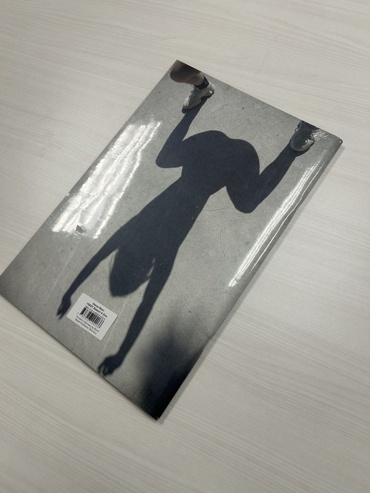 Yeezy Yeezy Season 6 Zine Size ONE SIZE - 3 Thumbnail