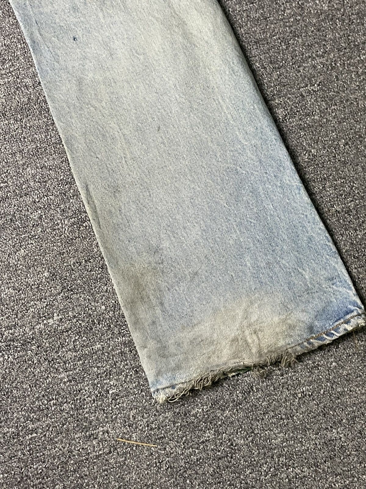 Vintage LEVIS Fashion Ripped Jeans (83)