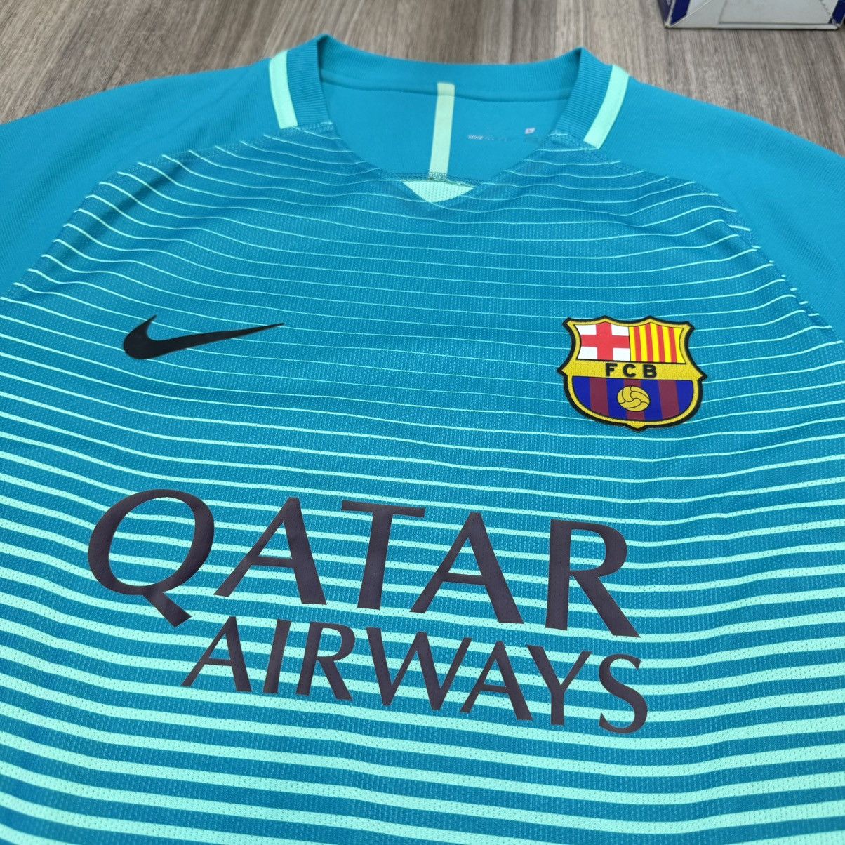 Nike Barcelona 16/17 player issue away shirt #9 Suarez Size US L / EU 52-54 / 3 - 3 Thumbnail