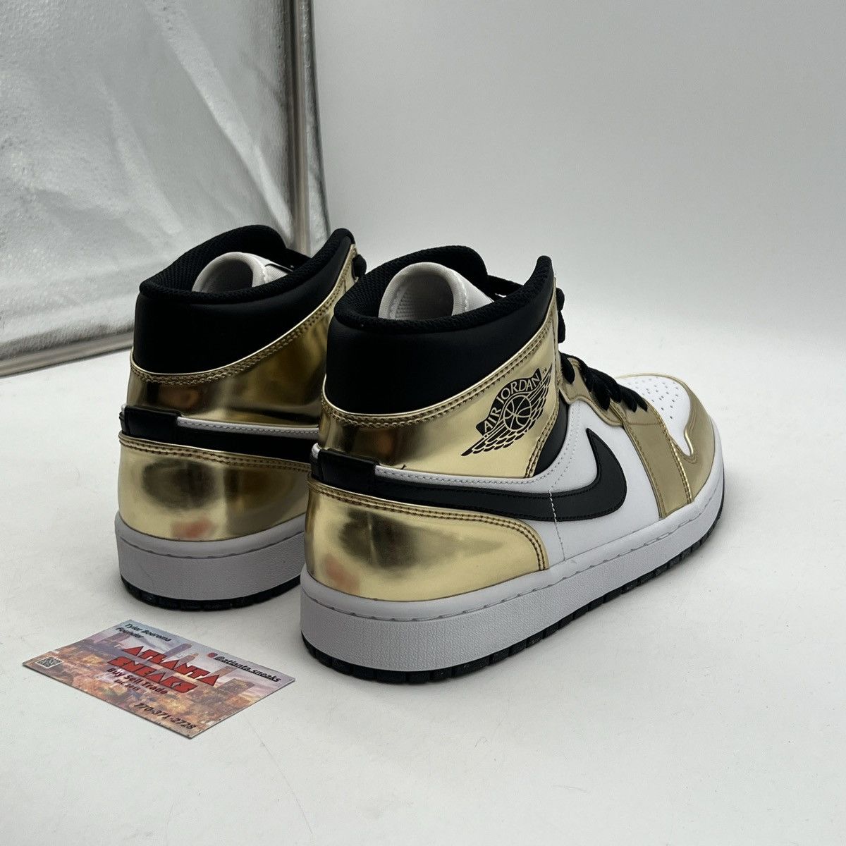Nike Air Jordan 1 mid metallic gold Size US 10 / EU 43 - 6 Thumbnail