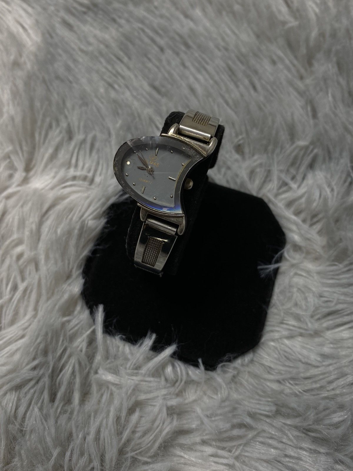 Vintage Elegant Curved Dial Rare Watch – Japanese Style Size ONE SIZE - 2 Thumbnail