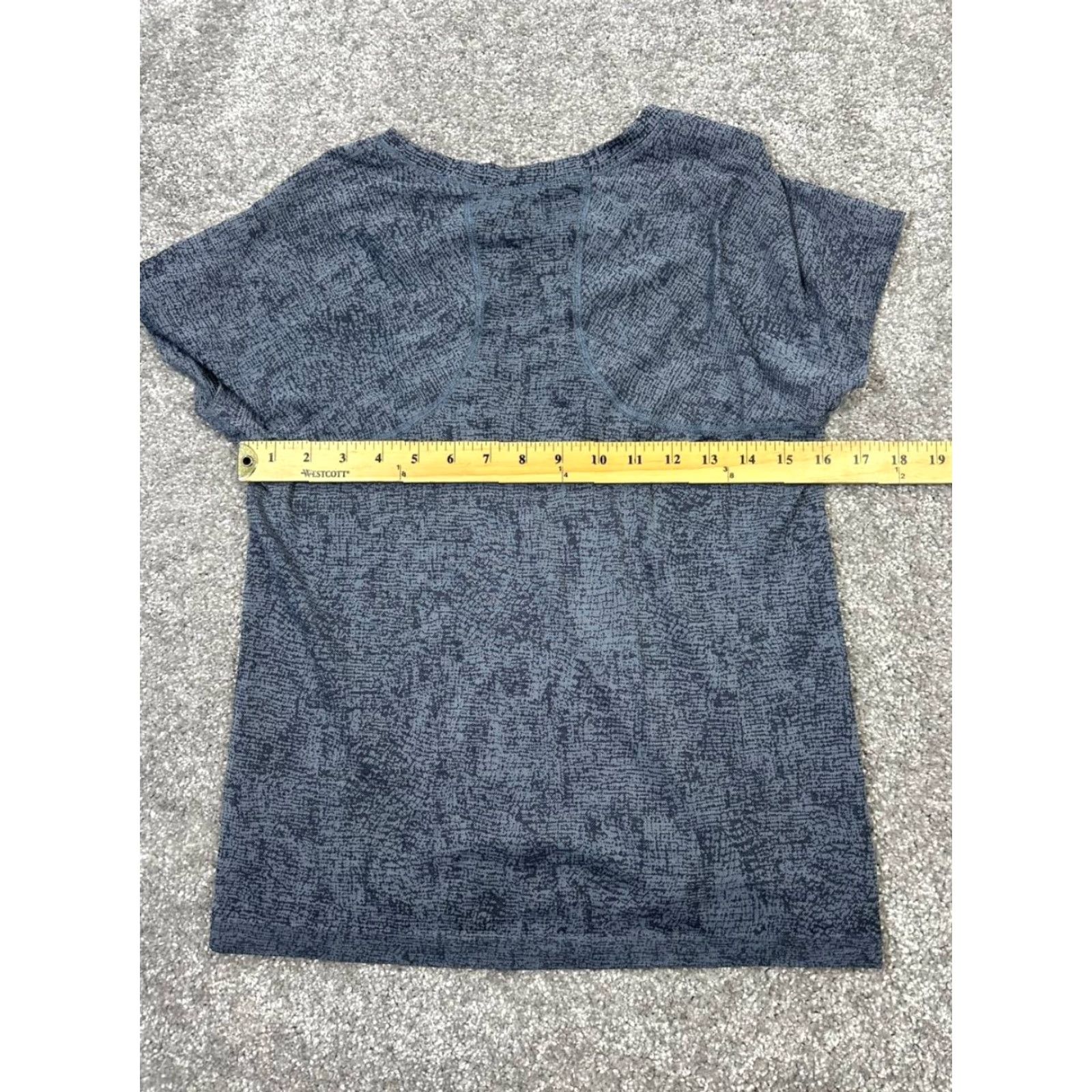 Athleta Athleta Shirt Womens XS Blue Running Top Pullover Crew Neck Activewear Athletic Size XS Womens Blues Sports 70s? Size XS / US 0-2 / IT 36-38 - 6 Thumbnail