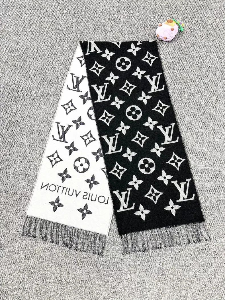 Louis Vuitton Louis Vuitton Black and white double-sided full-printed lo Size ONE SIZE - 1 Thumbnail