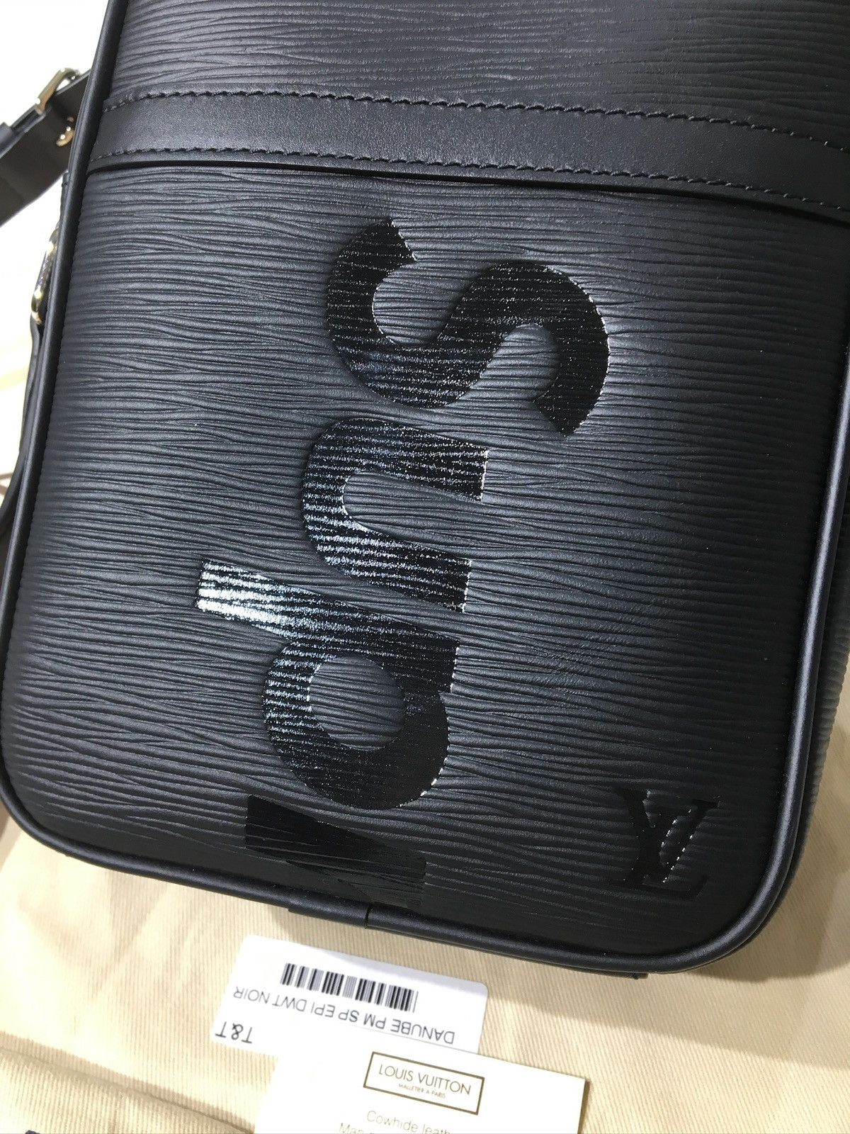 Louis Vuitton × Supreme Louis Vuitton X Supreme Danube PM EPI Leather Cross Body Bag Size ONE SIZE - 3 Thumbnail
