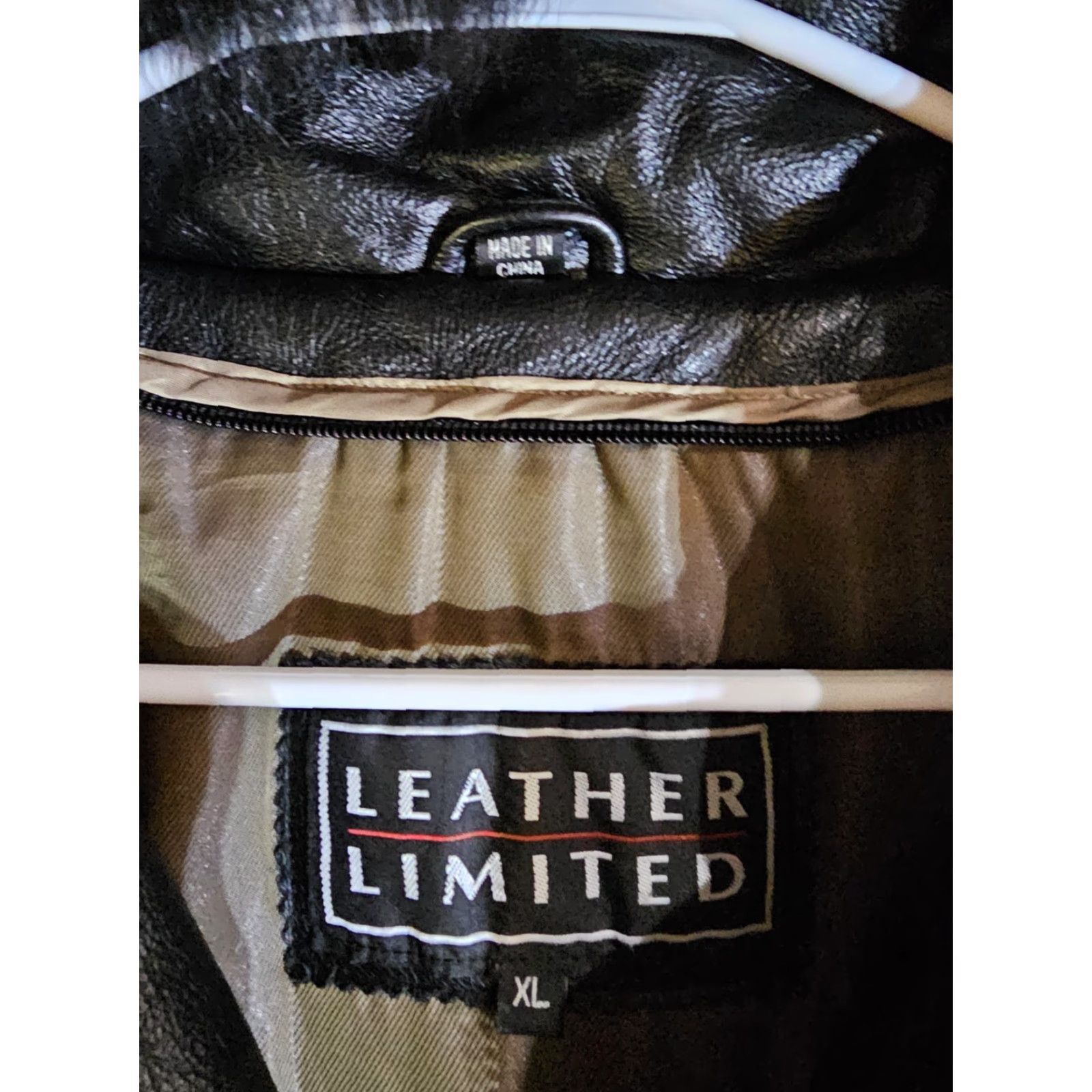 Vintage VINTAGE Leather Limited Black Leather Full Zip Coat w/ Fox Fur Collar Womens XL Coat Size XL / US 12-14 / IT 48-50 - 4 Thumbnail
