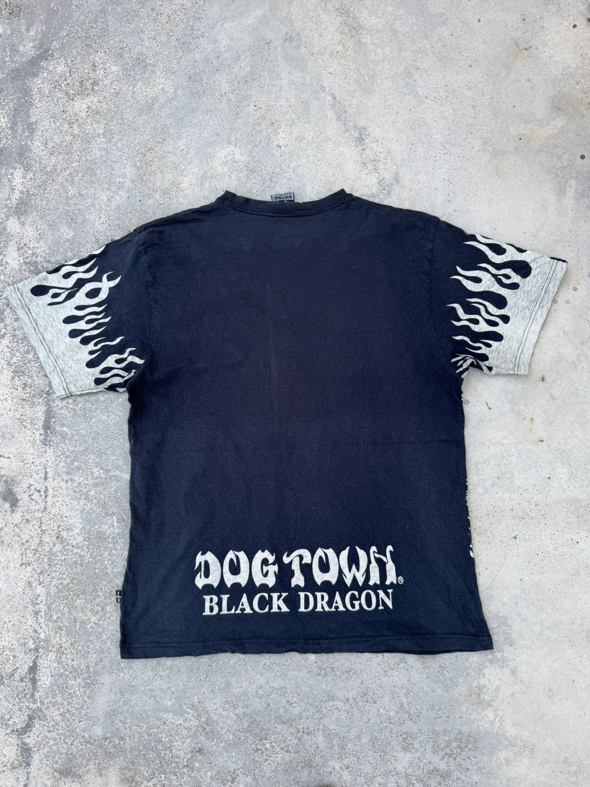 Dogtown 2000s Dogtown Black Dragon Flames Over Print y2k Tees Size US L / EU 52-54 / 3 - 3 Thumbnail