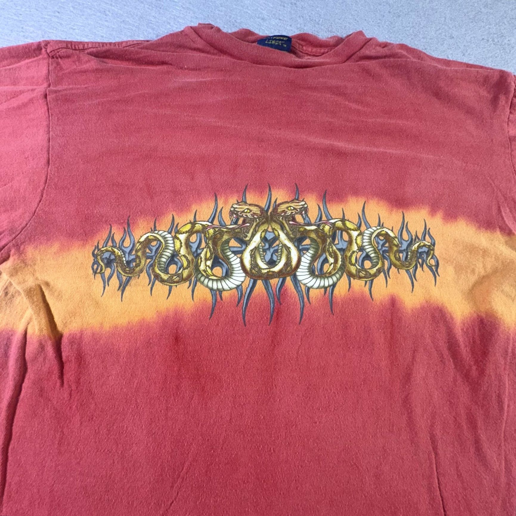 Vintage VINTAGE Xtreme Limit Graphic T-Shirt Men Large 90s Snake Tribal Fire Cotton Retro Size US L / EU 52-54 / 3 - 2 Thumbnail
