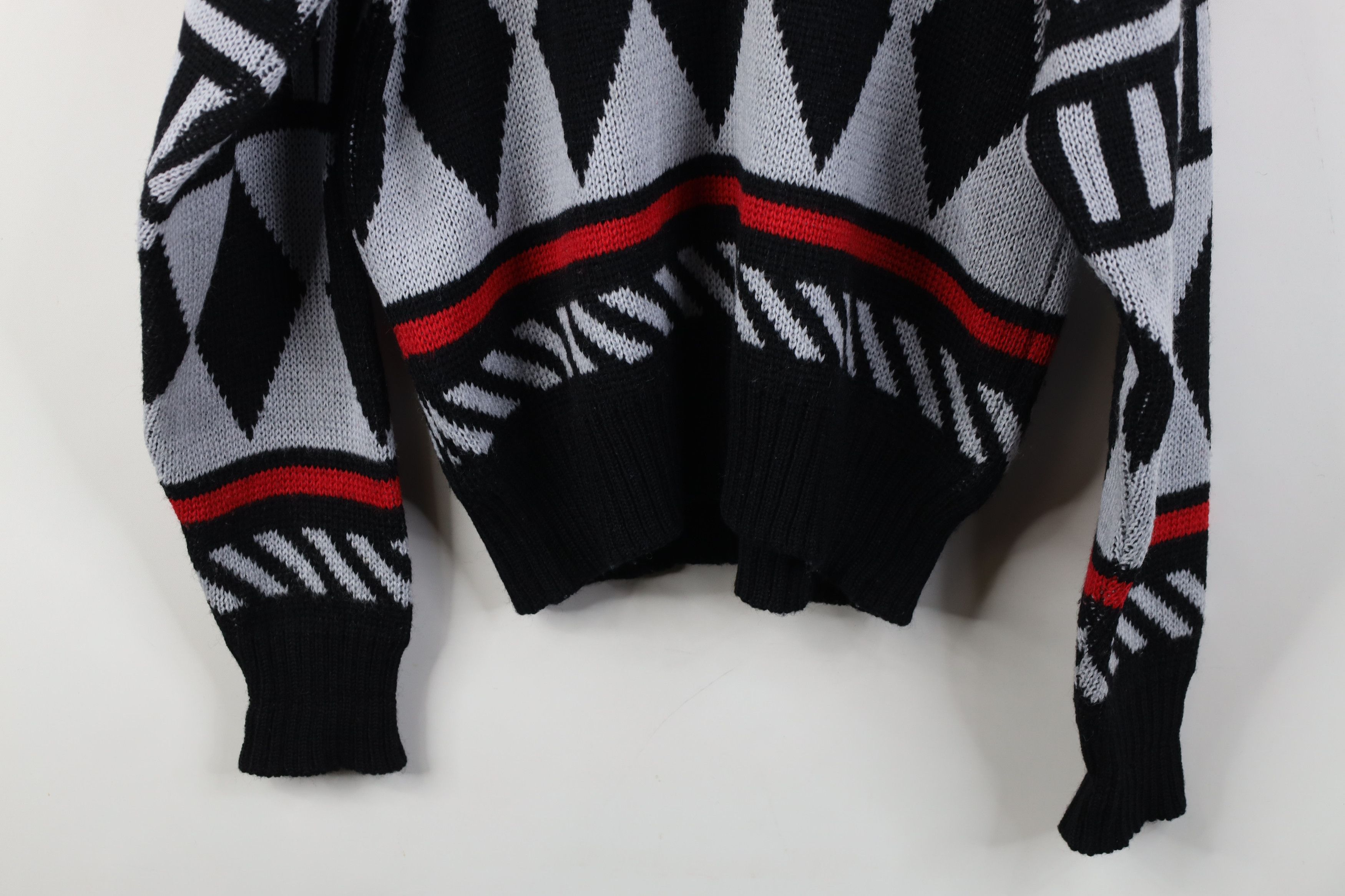 Vintage Vintage 90s Coogi Style Geometric Knit Crewneck Sweater Size US M / EU 48-50 / 2 - 11 Thumbnail