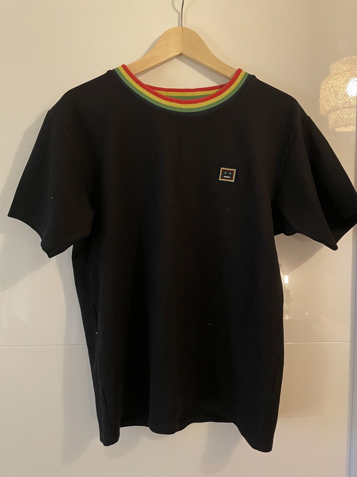 【Acne Studios】Tシャツ FACE レインボー Acne Studios】Tシャツ FACE レインボー