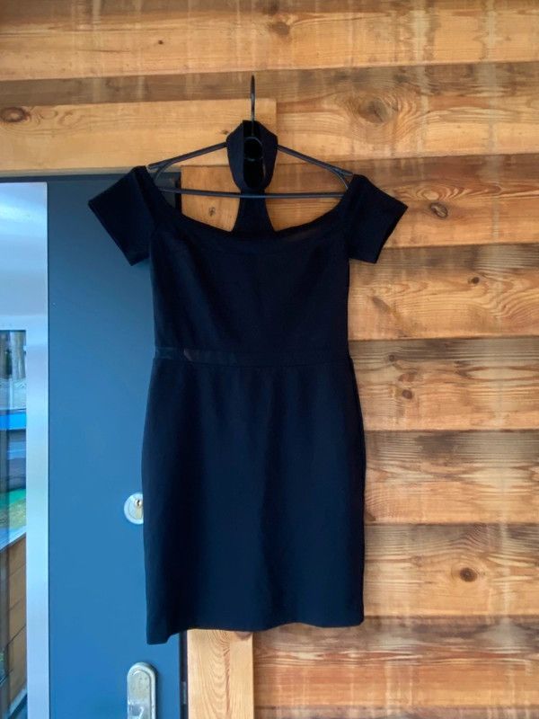 Guess Black Off-the-Shoulder Mini Dress with Neck Choker Size XS / US 0-2 / IT 36-38 - 4 Thumbnail