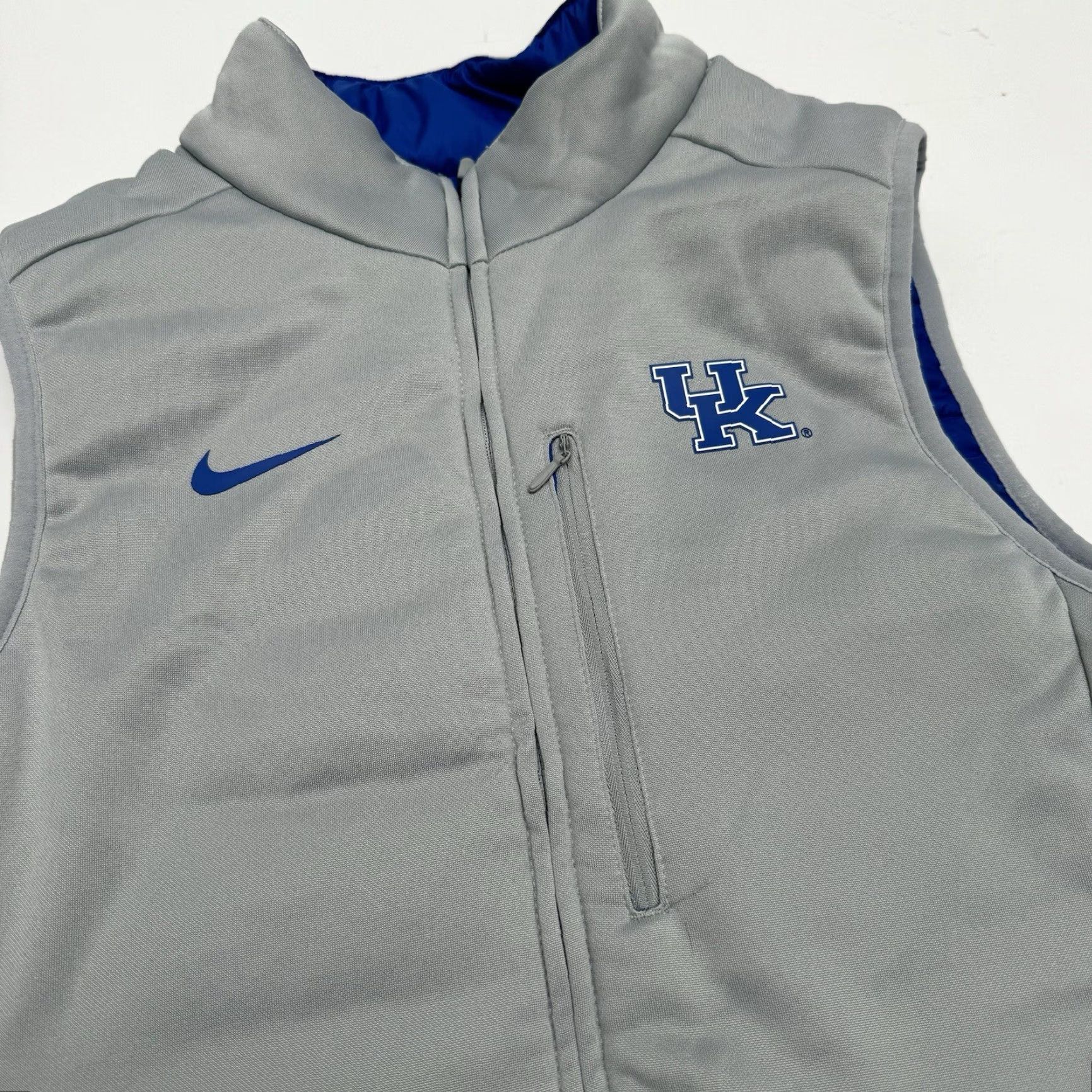 Nike NIKE Shield Men's Small University of Kentucky Puffer Vest REVERSIBLE Wildcats Windbreaker University 90s? Size US S / EU 44-46 / 1 - 5 Thumbnail