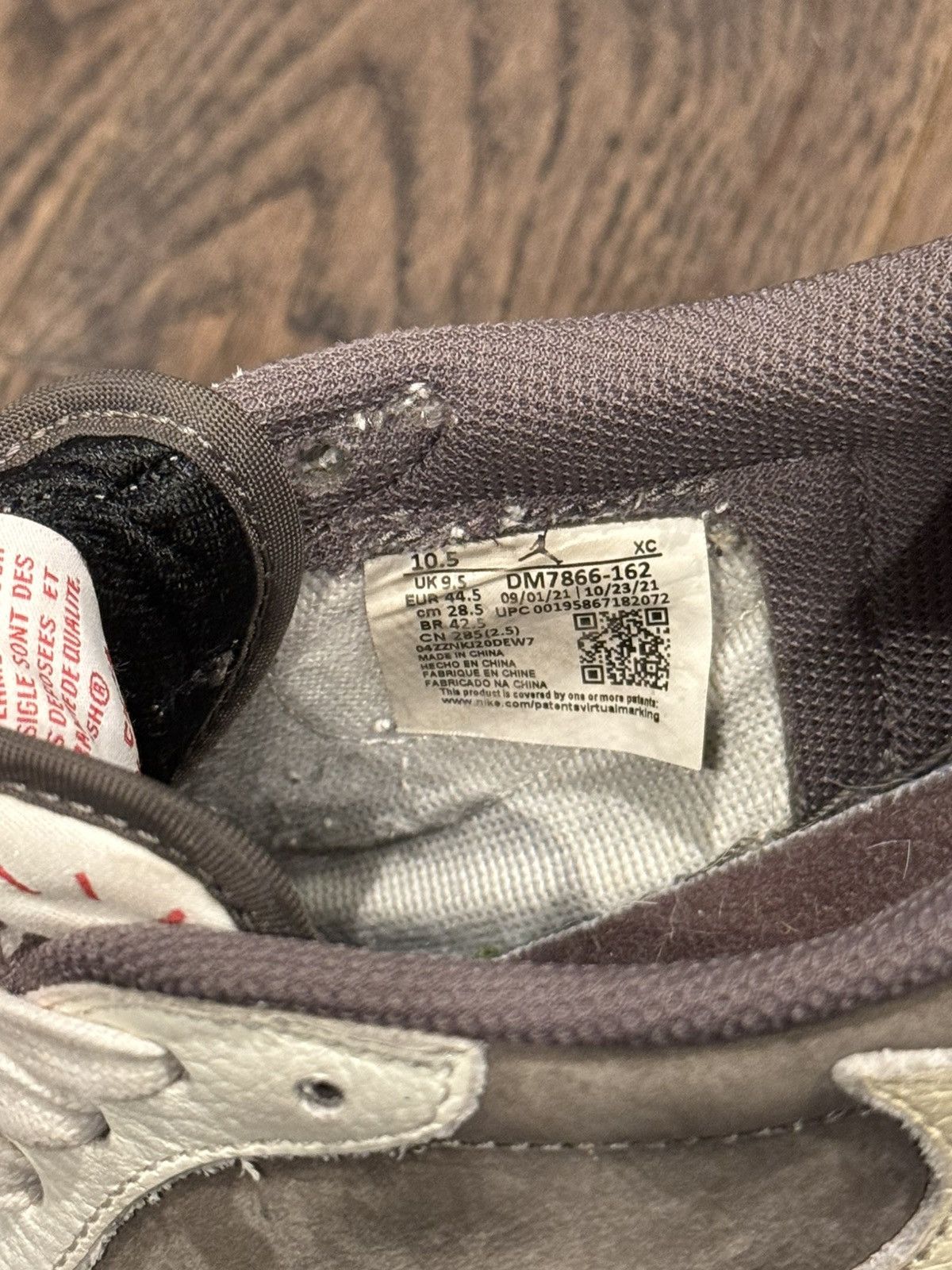 Jordan Brand × Travis Scott Travis Scott Jordan 1 low Reverse Mocha Size US 10.5 / EU 43-44 - 11 Thumbnail