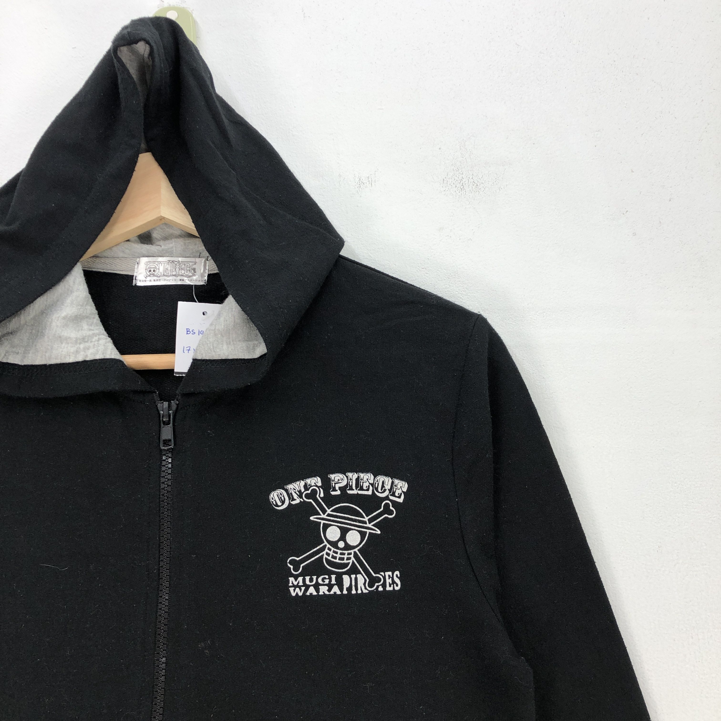 Anime Vintage One Piece Sweater Hoodie Japanese Anime Sweatshirt Size US XS / EU 42 / 0 - 6 Thumbnail