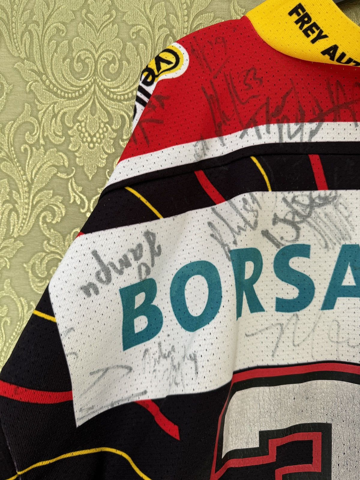 Vintage Vintage SCL Tigers retro Ice Hockey Jersey with autographs Size US XL / EU 56 / 4 - 7 Thumbnail
