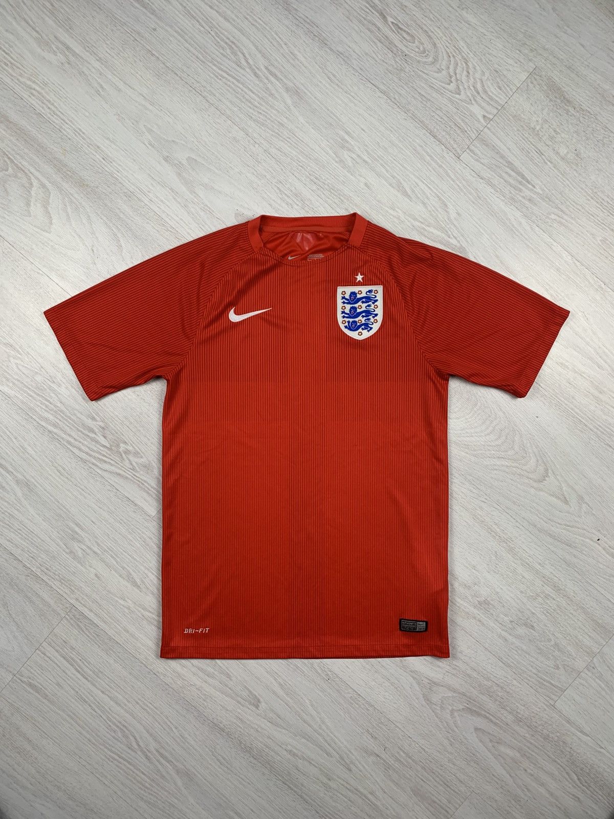 Nike England Away Football Shirt 2014/15 Adults Size Medium Nike Size US M / EU 48-50 / 2 - 1 Thumbnail