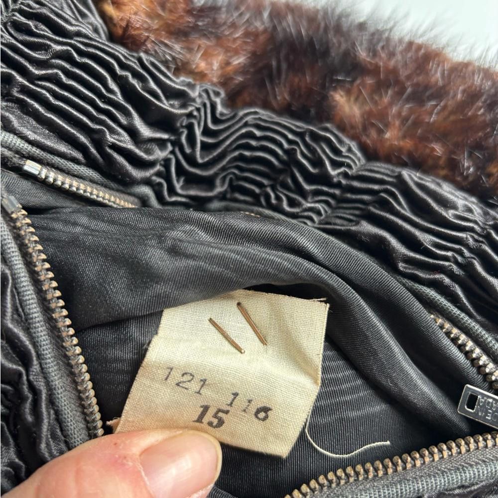 Designer Vintage 1937 Fur Muff with Zipper Pocket Size ONE SIZE - 3 Thumbnail