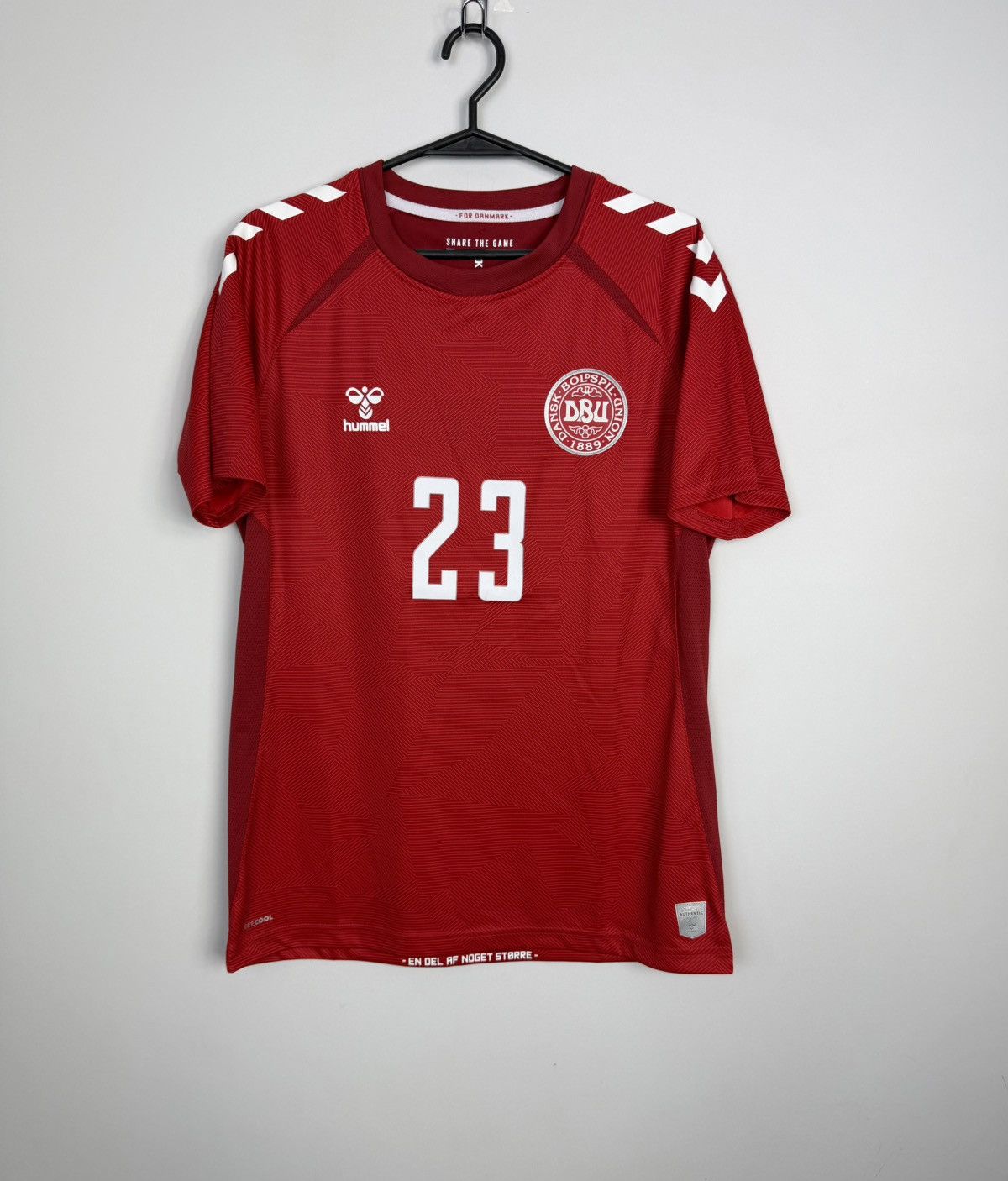 Hummel Hummel Denmark 2022/2023 Højbjerg #23 Soccer Jersey Size US L / EU 52-54 / 3 - 1 Thumbnail