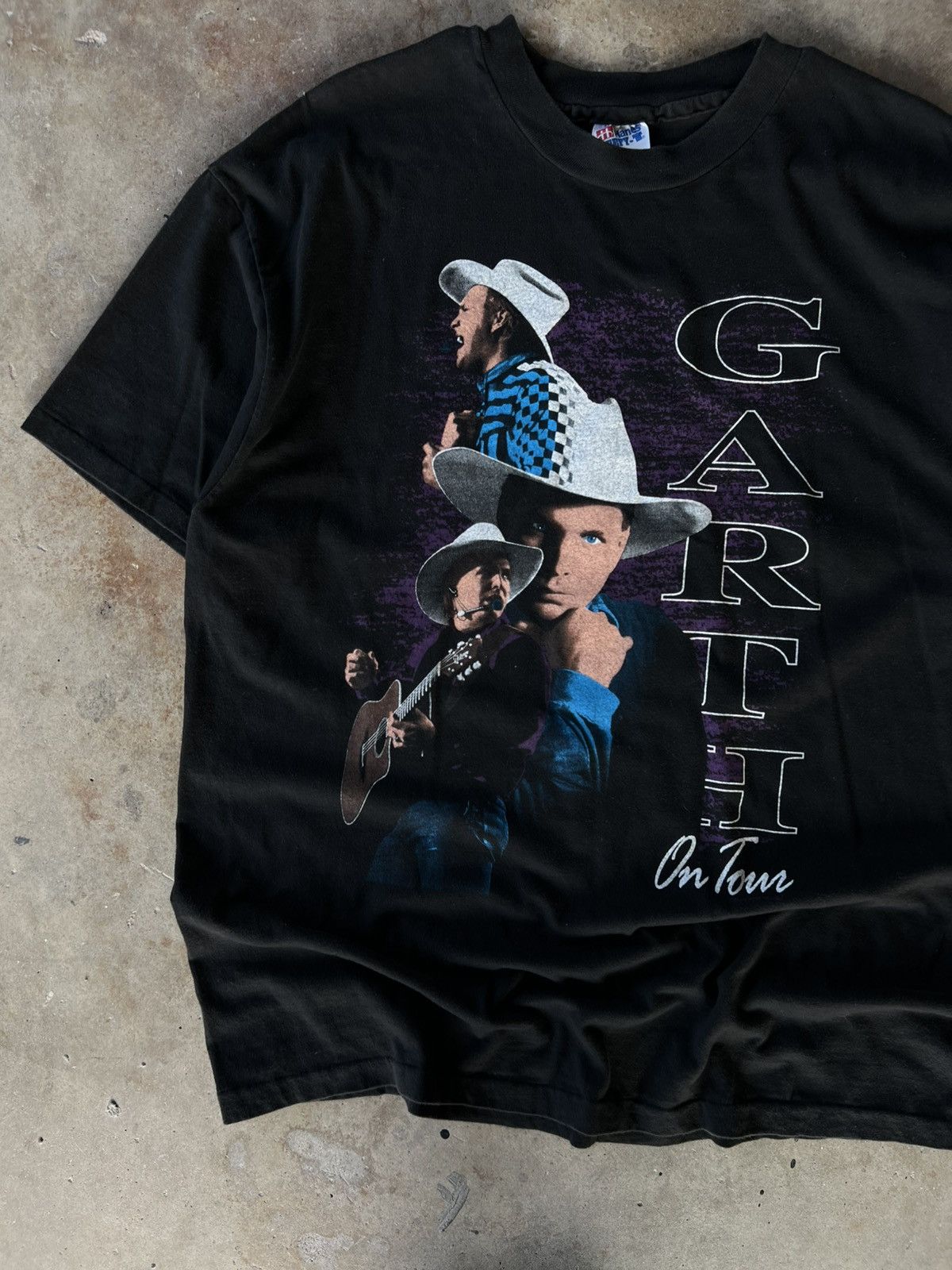 Band Tees Vintage 90’s Garth Brooks Tour Band T Shirt Size US XL / EU 56 / 4 - 1 Thumbnail