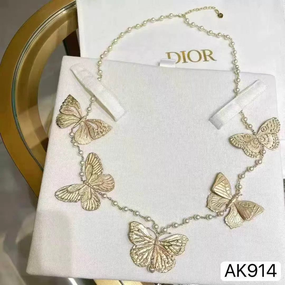 Dior Dior S24 Metamorphose Gold Butterfly Necklace Rare Size ONE SIZE - 2 Thumbnail