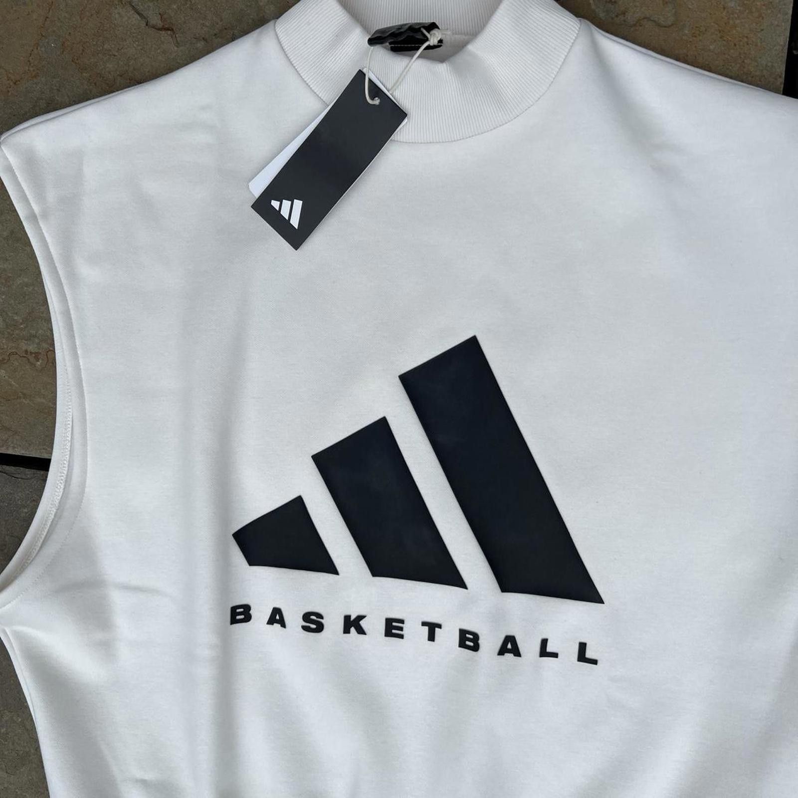 Adidas NWT Adidas Cream Mock Neck Sleeveless Raised Logo Sweatshirt Size XXS / US 00 / IT 34 - 2 Thumbnail