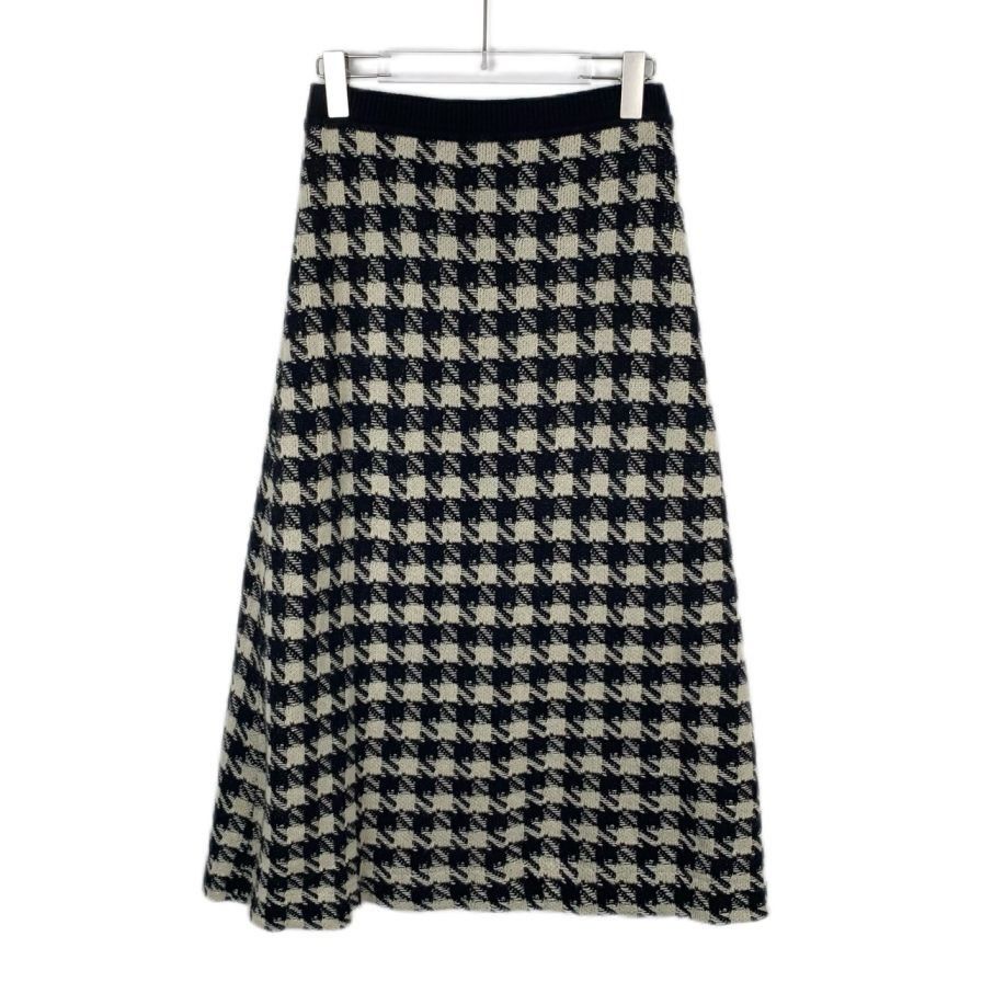 Gucci Gucci Houndstooth Knit A-Line Midi Skirt Made In Italy Black Size M / US 6-8 / IT 42-44 - 1 Thumbnail
