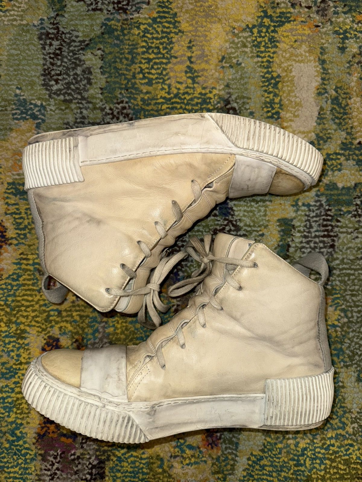 Boris Bidjan Saberi Boris Bidjan Saberi Grey Kangaroo Sneakers Size US 11 / EU 44 - 2 Thumbnail